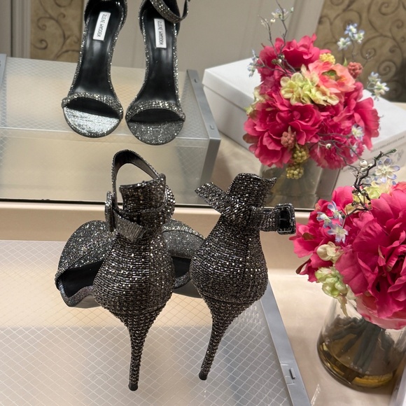 Steve Madden Mischa Rhinestone Crystal Pointy Toe Heels Shoes Stiletto 11 NEW - Picture 2 of 6
